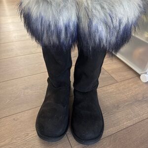 Stylish Black and Gray Women's Boots